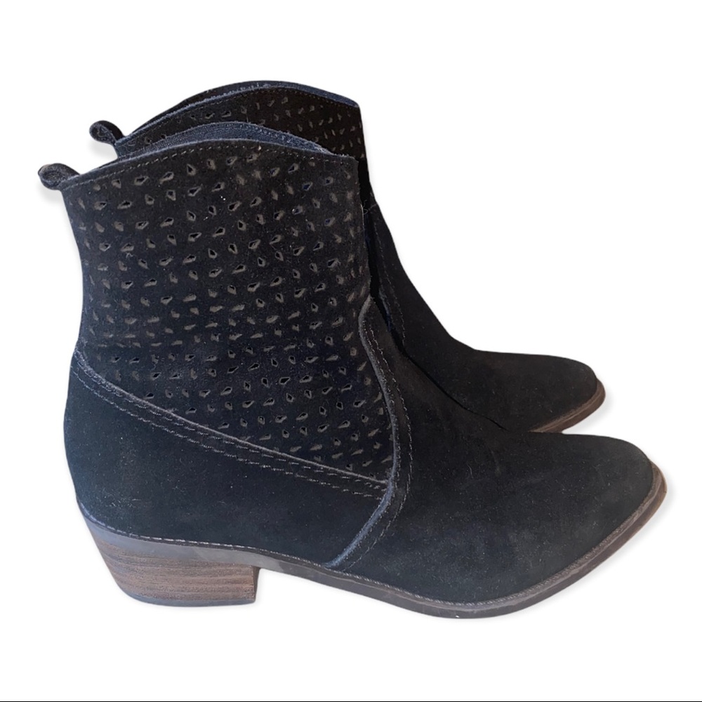 American Eagle, Size 6, Short Black Bootie